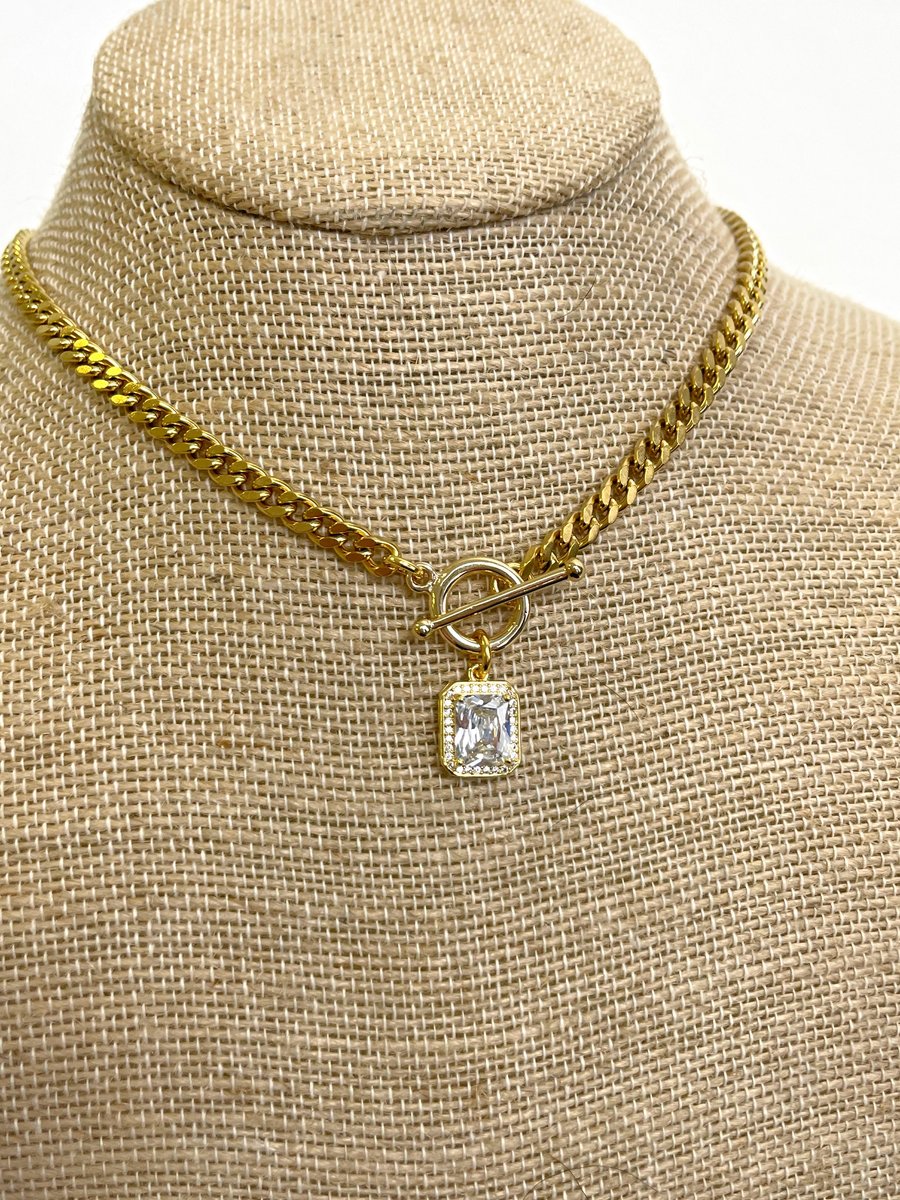 Glam Toggle Necklace