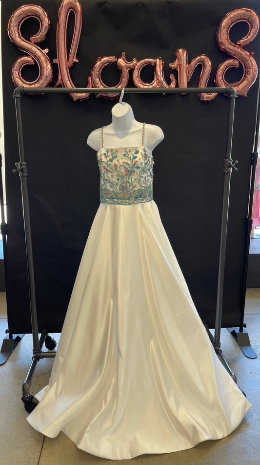 Sherri HIll k54361